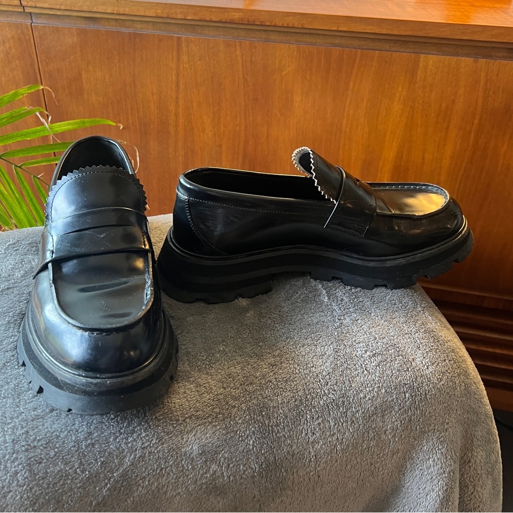 Timeless Alexander McQueen black loafers
